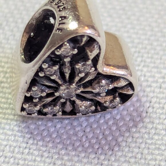 Pandora Heart of Winter Snowflake Charm - Picture 6 of 10